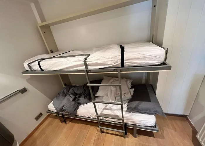 Huswell - Lovely And Open Apartment On Prime Location