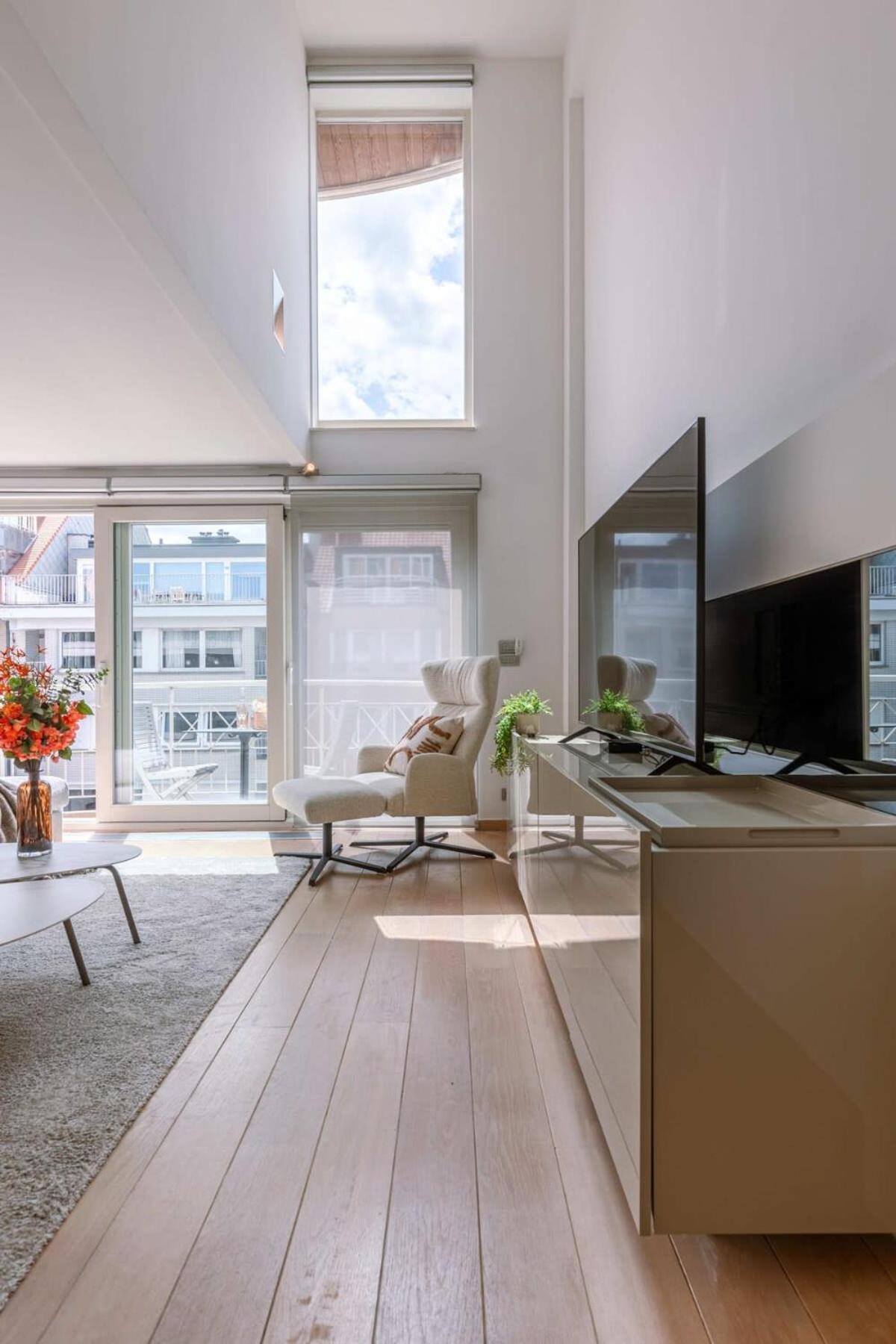 Huswell - Lovely And Open On Prime Location