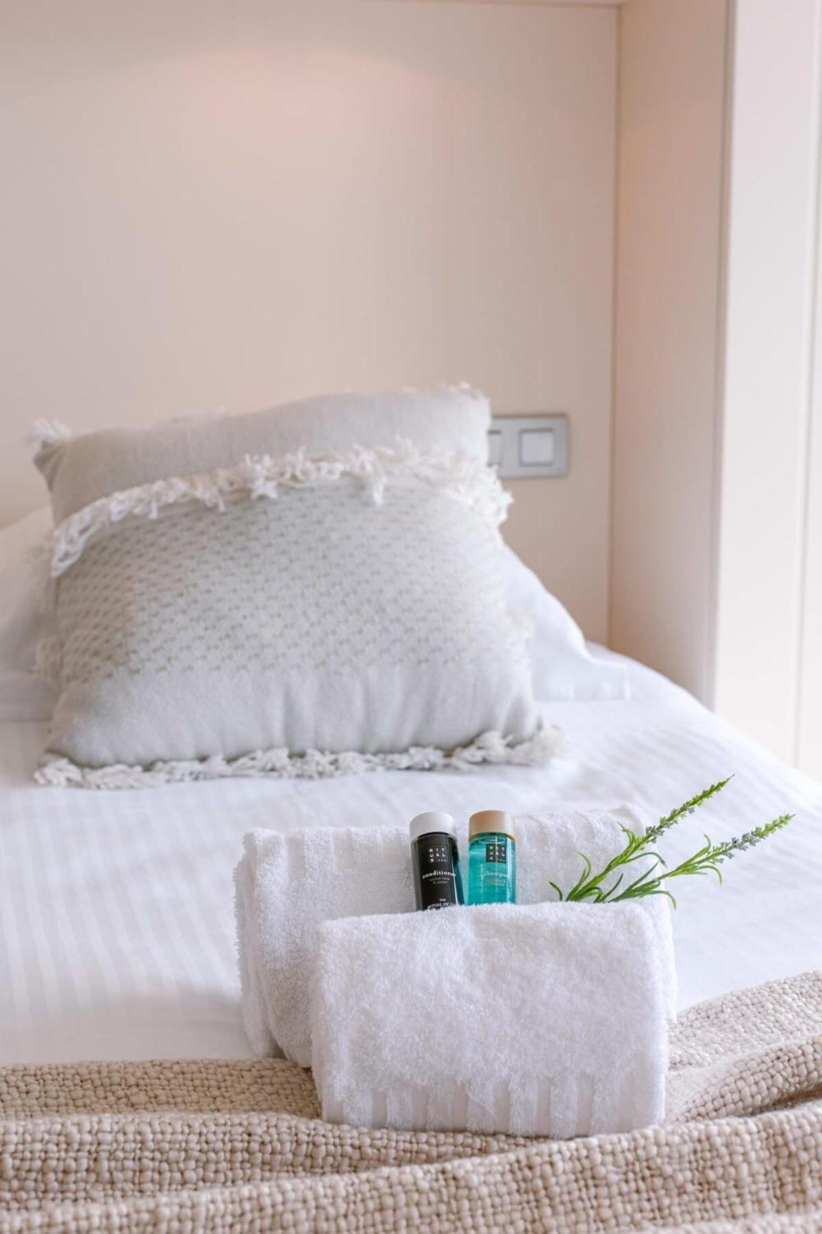 Huswell - Lovely And Open On Prime Location *