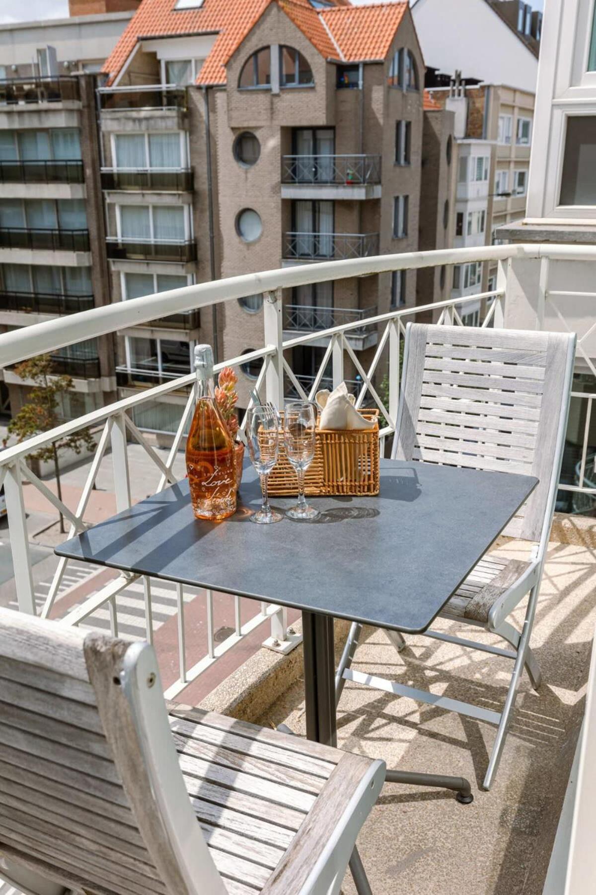 Huswell - Lovely And Open On Prime Location